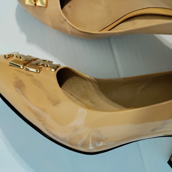 Tory Burch Raleigh Logo Patent Pump in Nude - Picture 8 of 9
